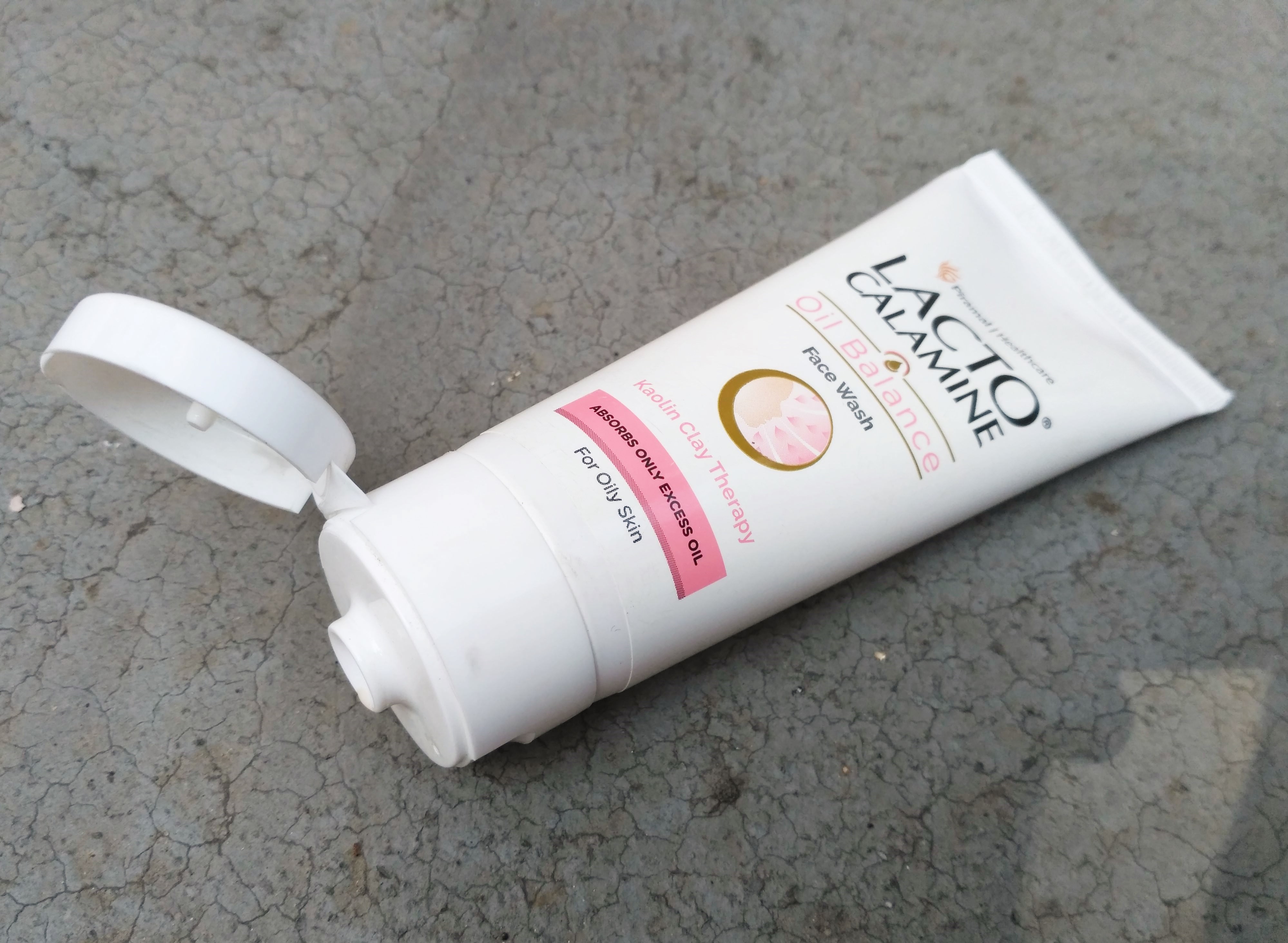 Lacto Calamine Oil Balance Face Wash Review