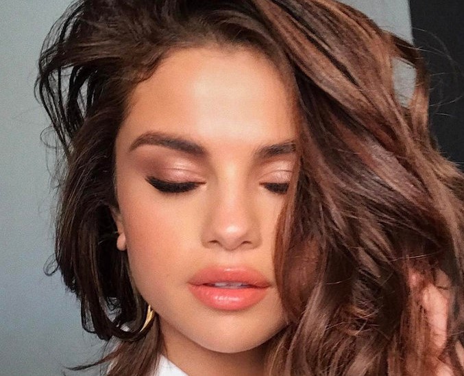 selena gomez natural makeup looks 1