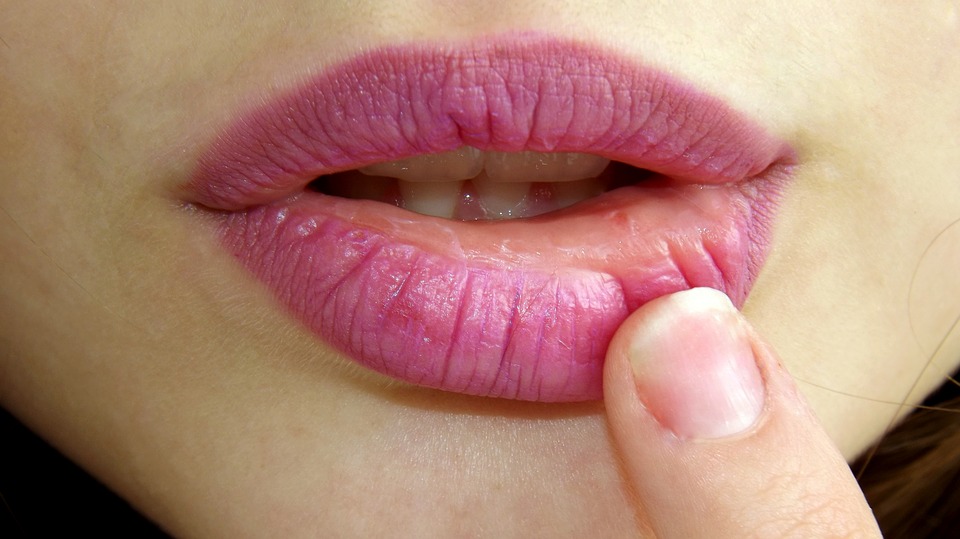 How to Get Rid of Dark Lips Through Natural Remedies