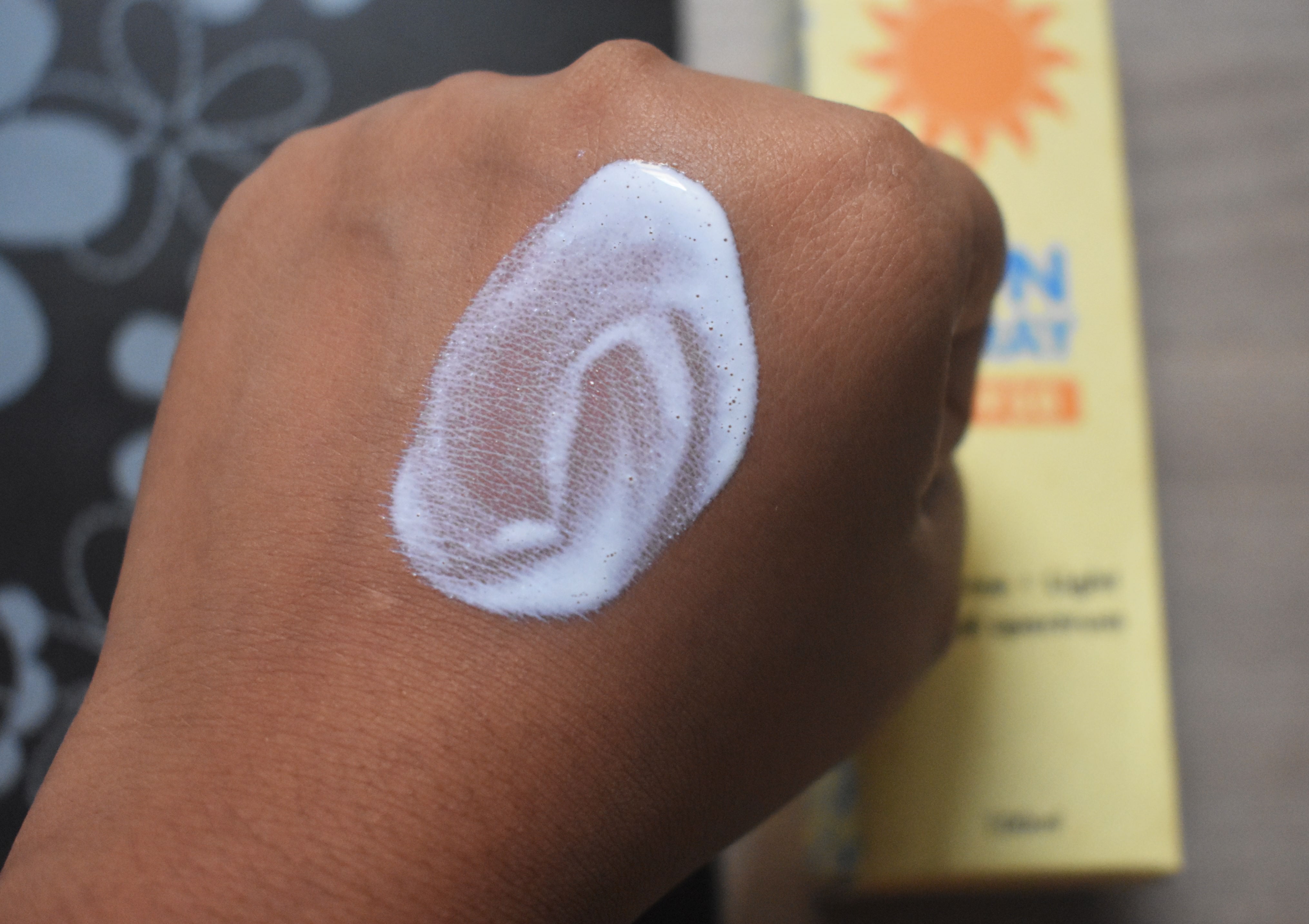 INATUR Sun Spray SPF 30 Sunscreen Review