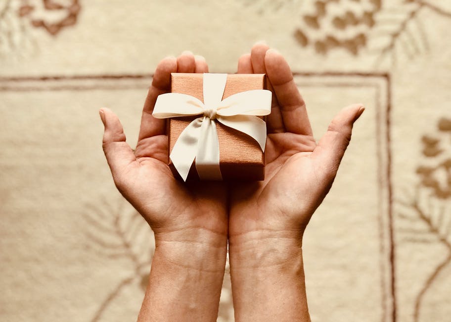 5 Things to Consider When Choosing a Gift