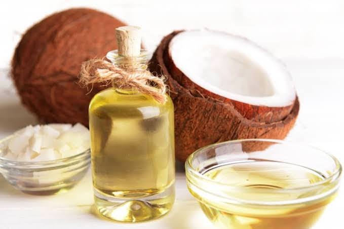 Treat Makeup Allergy with coconut oil