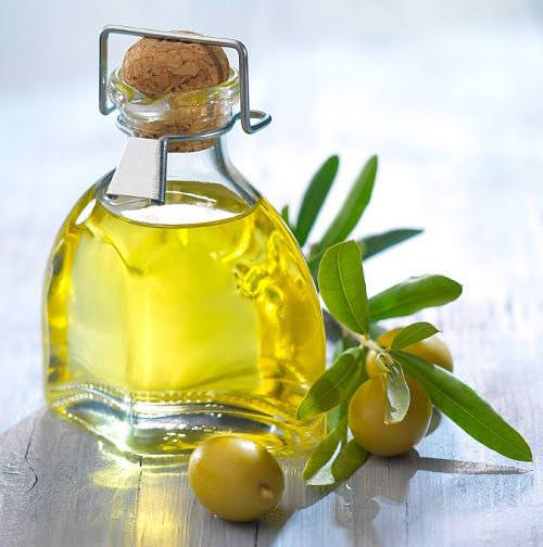 Treat Makeup Allergy with olive oil