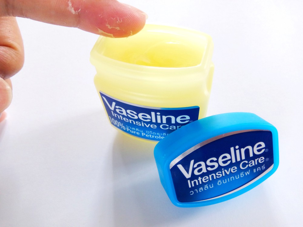 is vaseline good for your face