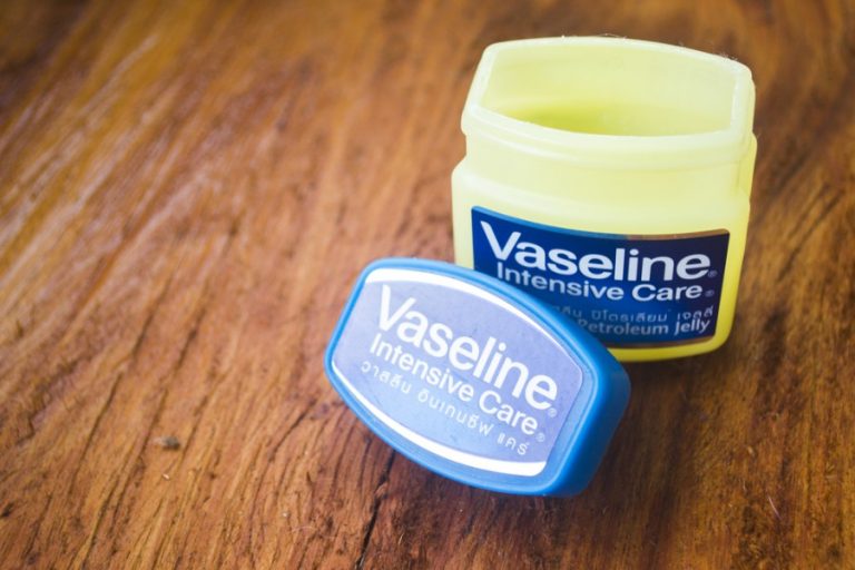 is-vaseline-good-for-your-face-here-s-our-verdict