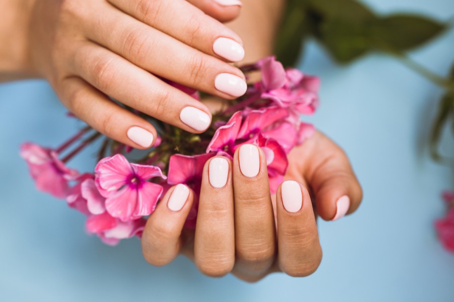 How to Apply Nail Polish Perfectly Like a Pro