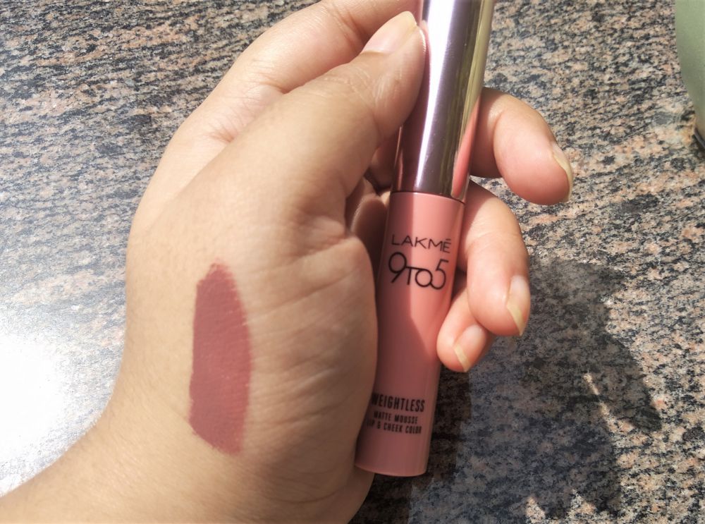 Lakme 9 to 5 Weightless Mousse Lipstick Coffee Lite