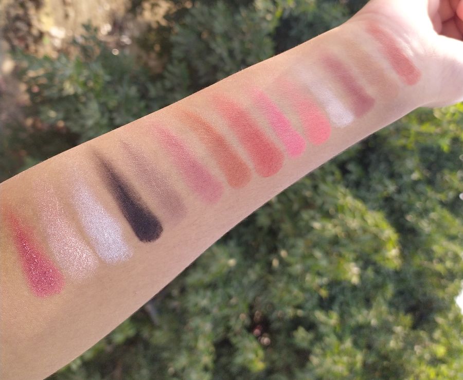 Makeup Revolution Ultra Eyeshadow Palette Flawless 4 swatches
