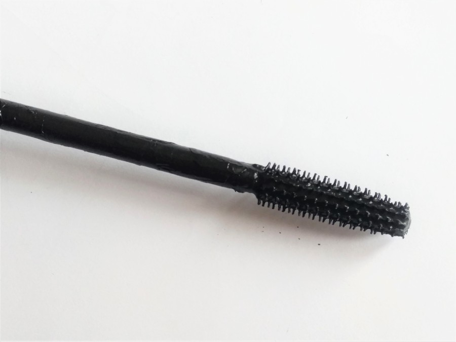 Maybelline Volum' Express The Falsies Push Up Drama Mascara Review