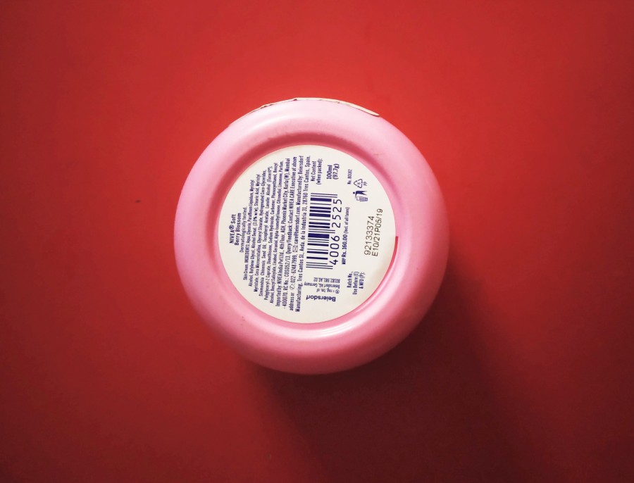 Nivea Soft Light Moisturizer Review - Berry Blossom