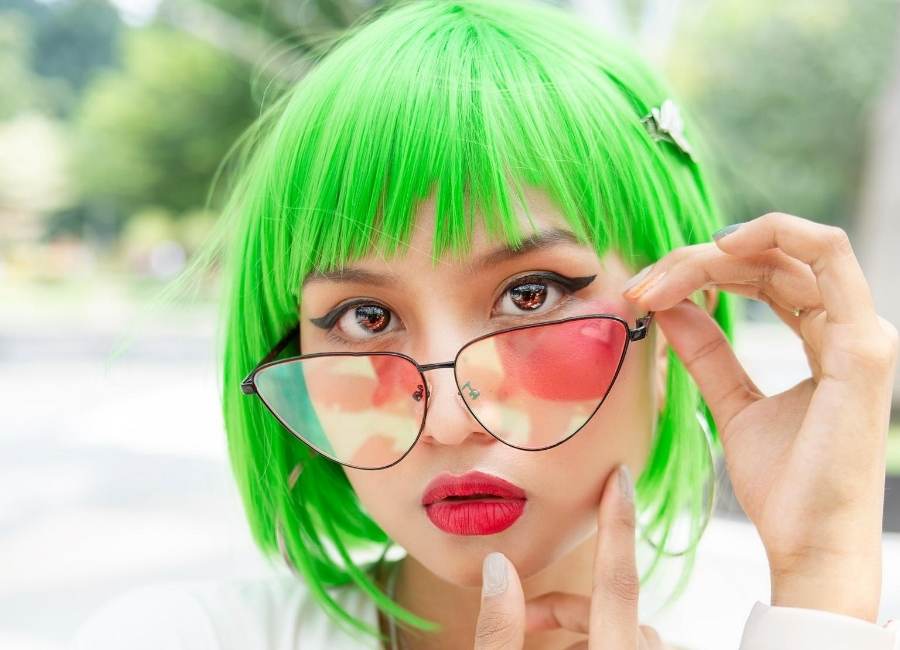 neon green hair