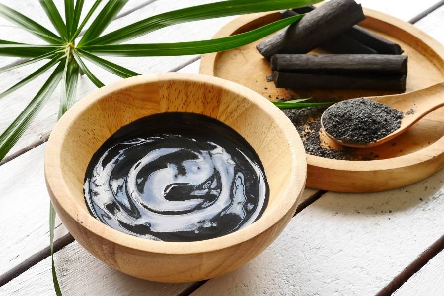 activated charcoal powder treatments for large pores