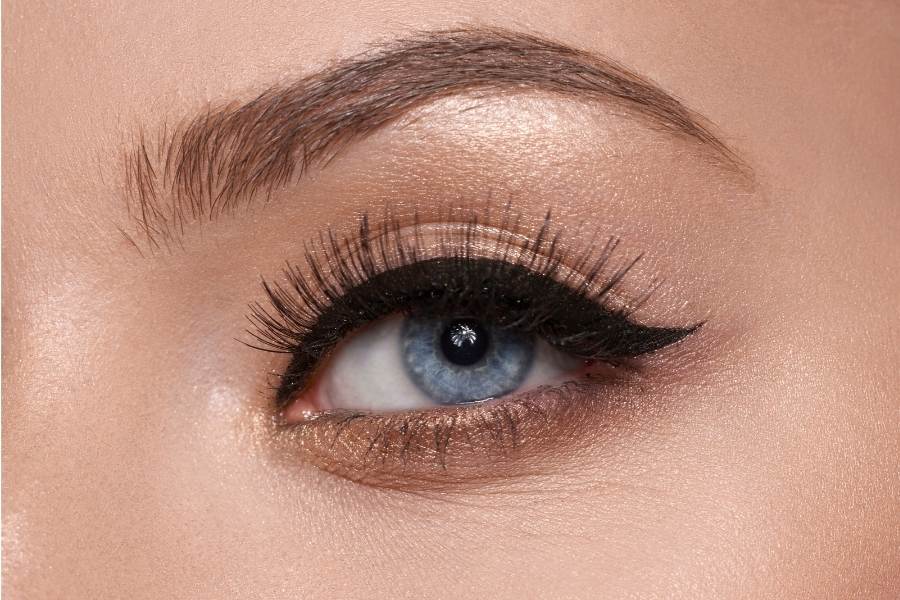 8. Best eyeshadow shades for fair skin, dark hair, and blue eyes - wide 5