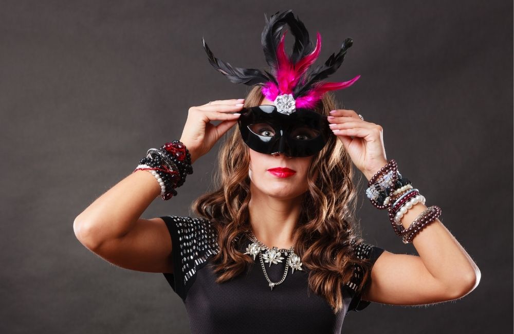 What Should You Wear To A Carnival Themed Party Dresses Images 2022