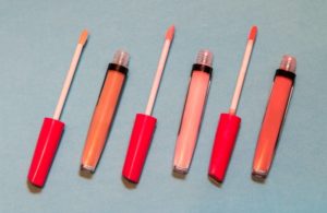 799 Lip Gloss Business Names That Aren't Taken