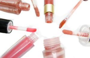 799 Lip Gloss Business Names That Aren't Taken