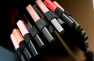 799 Lip Gloss Business Names That Aren't Taken