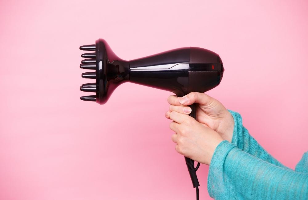 how to blow dry hair without frizz