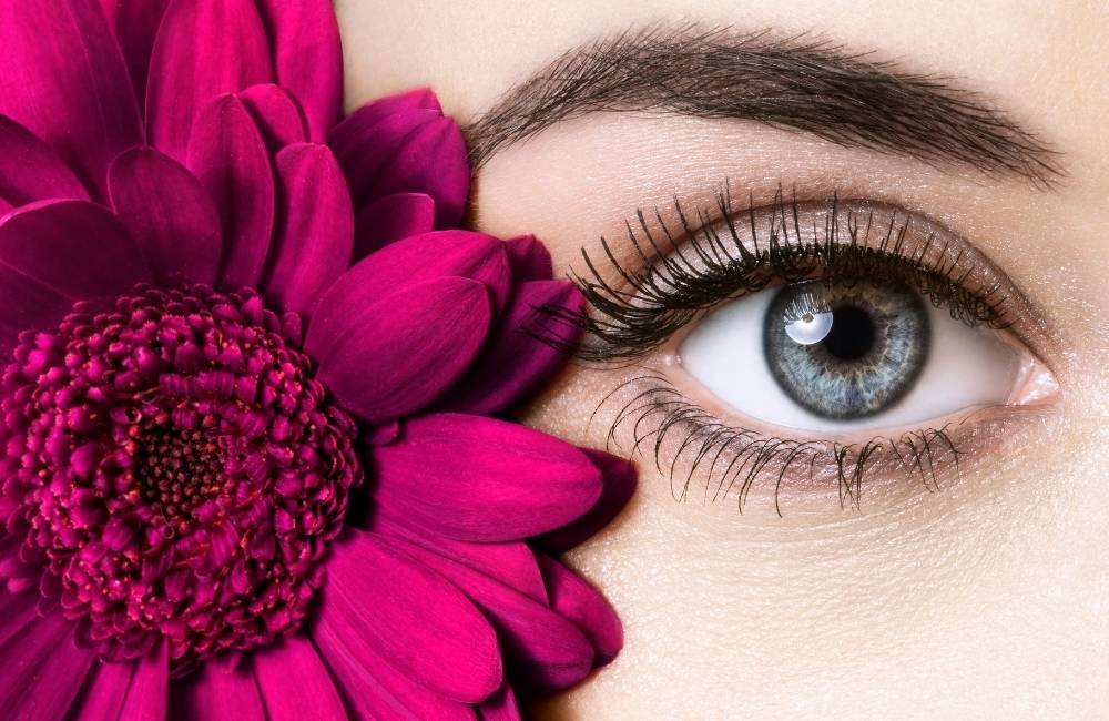 How to Get Sparkling Eyes Naturally