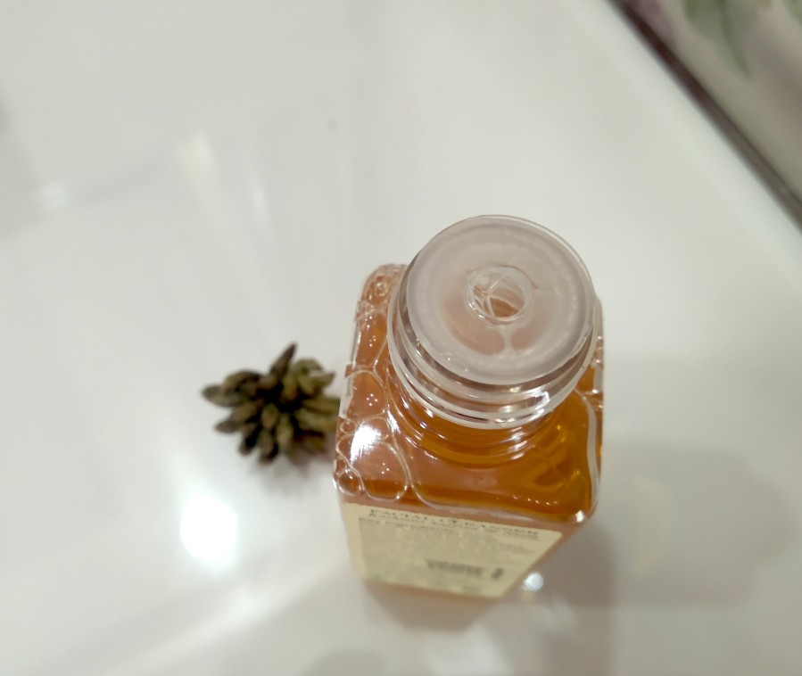 Forest Essentials Delicate Facial Cleanser Review - Kashmiri Saffron & Neem Packaging
