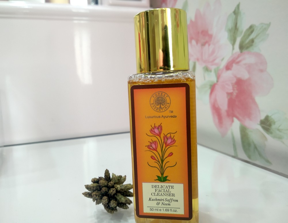 Forest Essentials Delicate Facial Cleanser Review - Kashmiri Saffron & Neem
